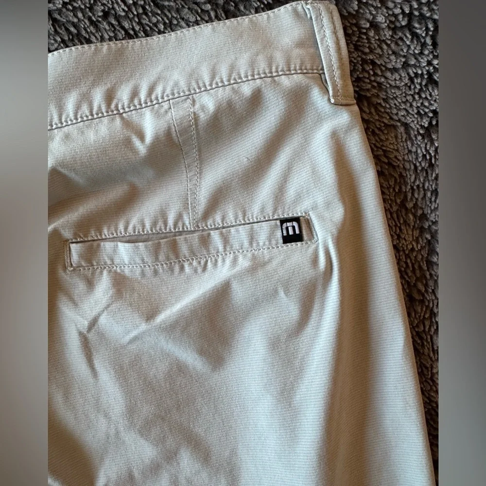 TRAVIS MATTHEW Men's Casual Golf Short Set